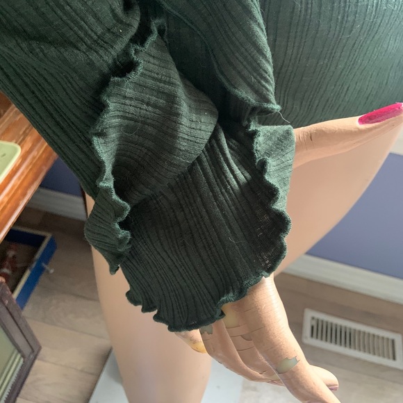 Forest green flowy long sleeve top - Picture 3 of 6